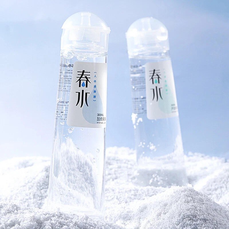 Chunshui AloeVera bottles in white powder scene